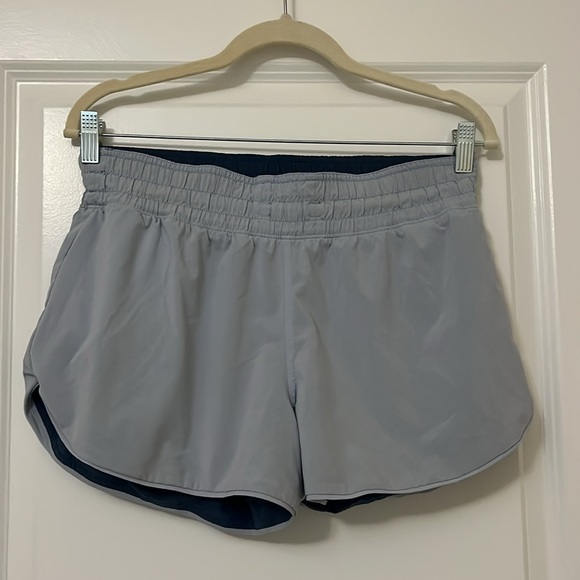 Lululemon Shorts Reversible - Picture 3 of 4